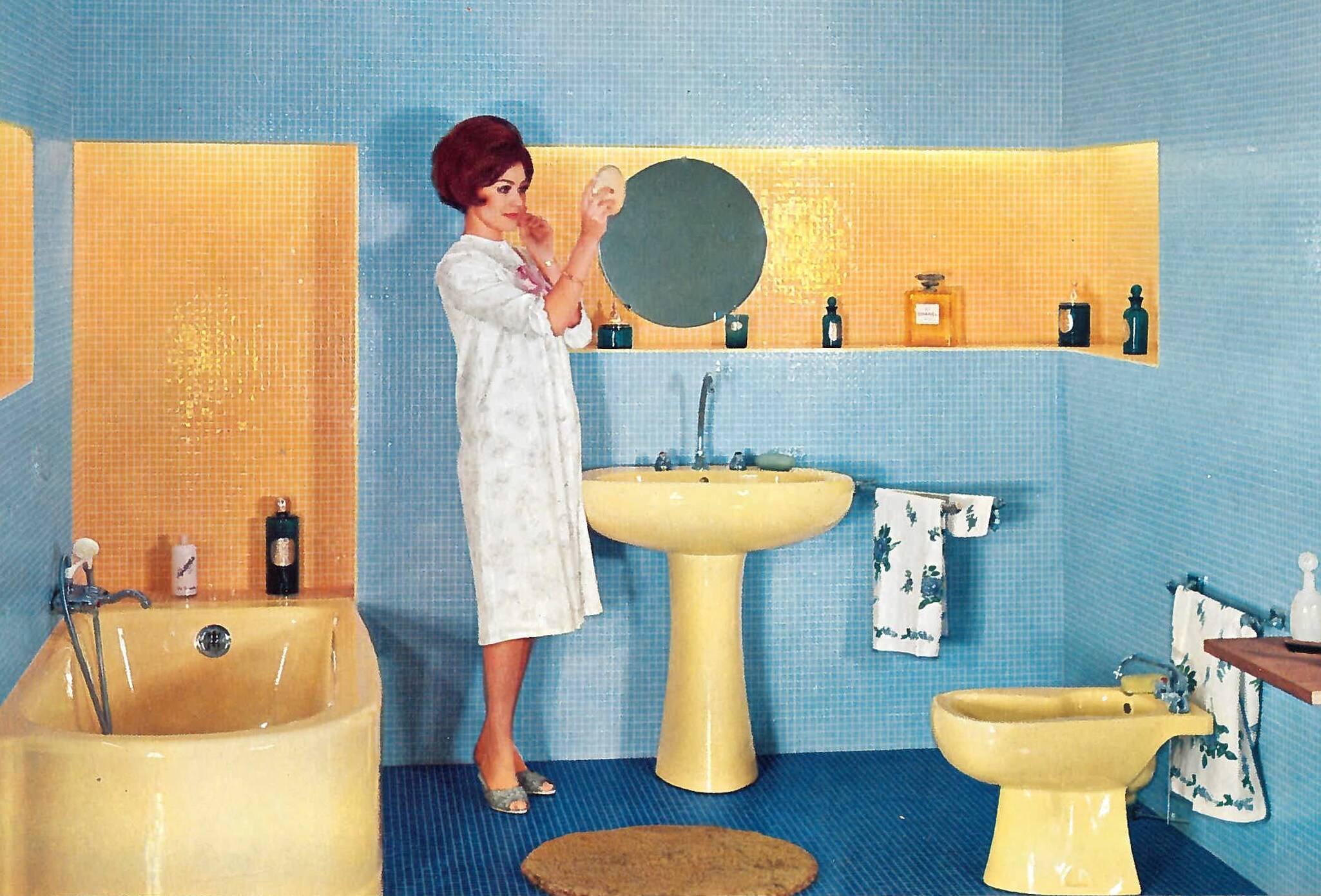 70s-bathroom-light.jpg